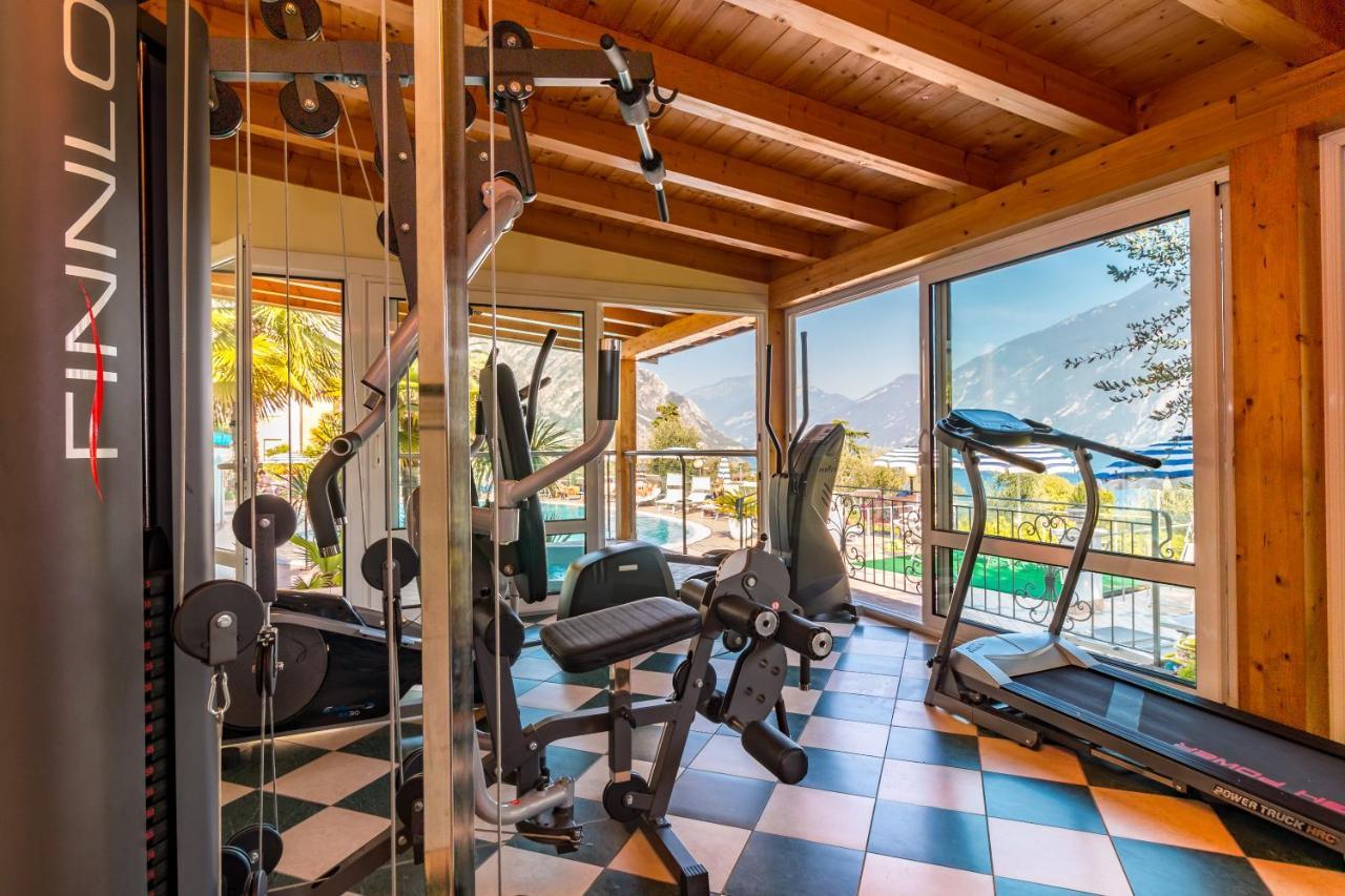 Hotel Riviera Panoramic Green Resort Limone sul Garda Luaran gambar